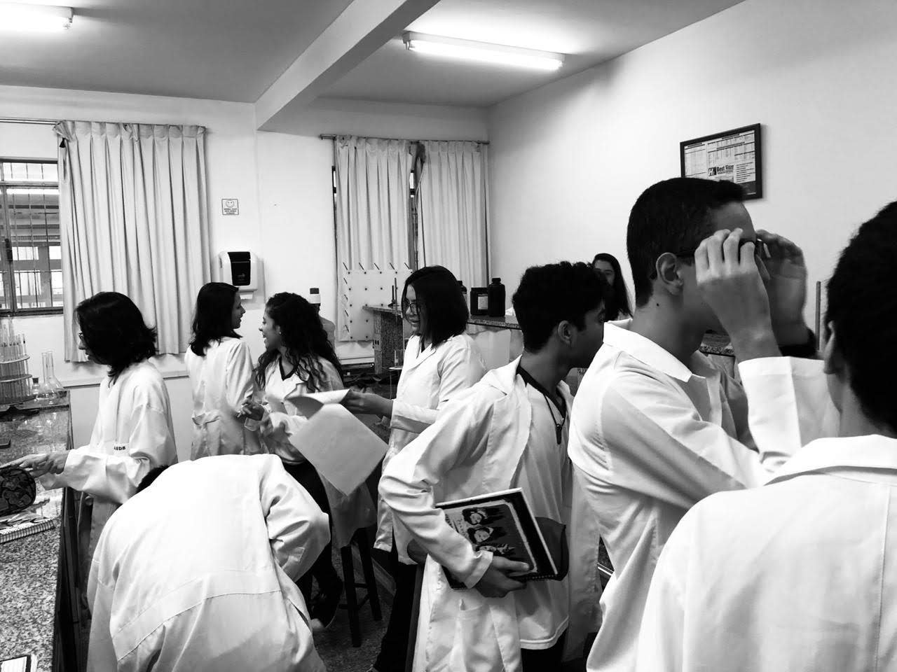 Samuel em atividades escolares e olimpíadas científicas